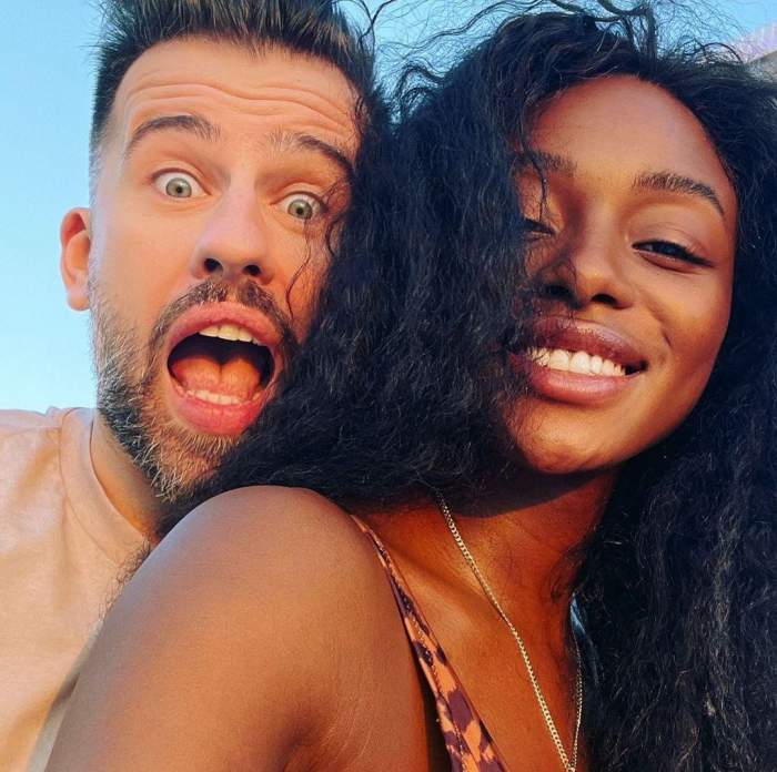 Florin Ristei și Naomi Hedman, prima fotografie de cuplu din vacanța în Dubai! Juratul X Factor a dat replica unor comentarii răutăcioase