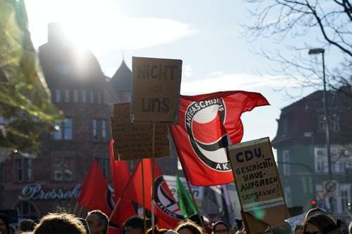 Ce înseamnă Antifa. Ce legătură ar avea această mișcare cu protestele din SUA