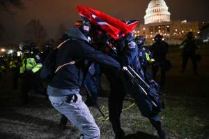 Ce înseamnă Antifa. Ce legătură ar avea această mișcare cu protestele din SUA