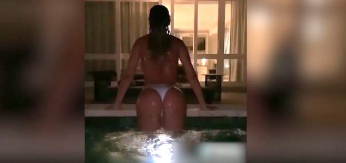 Bianca Drăgușanu, în sânii goi, într-o piscină din Maldive! Gabi Bădălău, un norocos din cale-afară / VIDEO