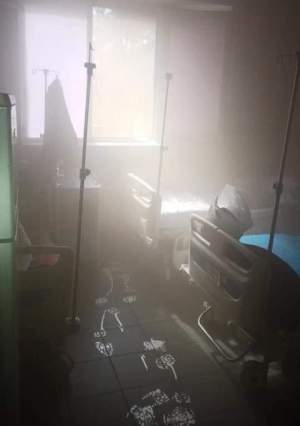 Primele imagini din interiorul secției ATI, distruse de incendiu! Managerul Spitalului de Boli Infecțioase din Constanța: "Sunt în stare de șoc, mi-e rău"