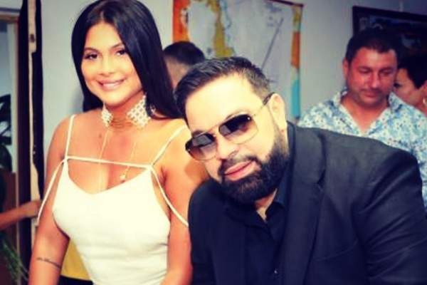 ”Casă de piatră”! Fanii au luat foc după ce Roxana Dobre și Florin Salam s-au fotografiat semnând la cununia civilă