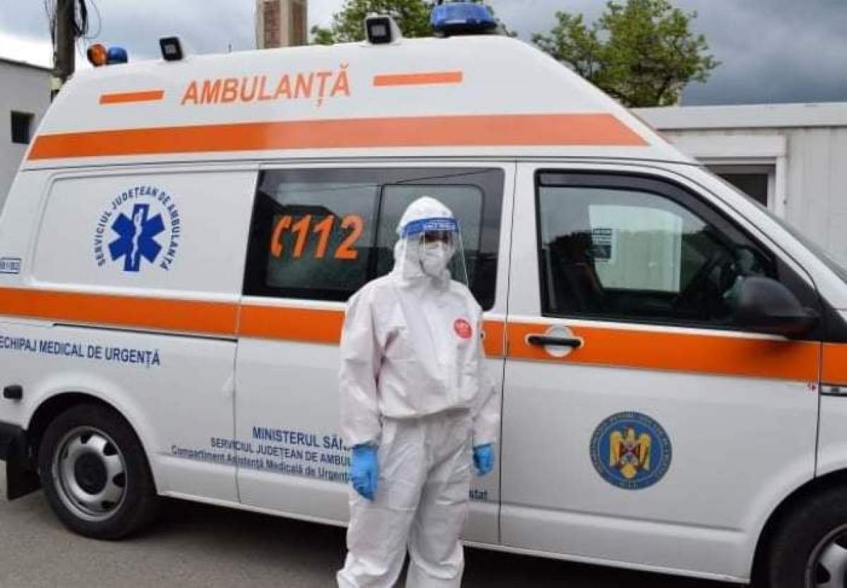 Un bărbat din Ploiești confirmat cu COVID-19 a ieșit din casă dezbrăcat complet. Fiica bolnavului a anunțat imediat autoritățile