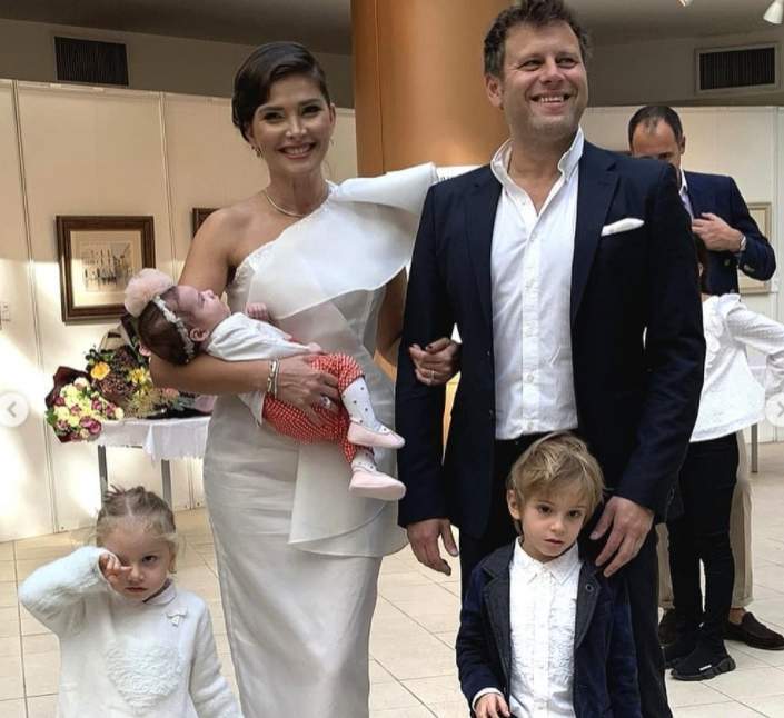 Imagini de la nunta Alinei Pușcaș. De ce prezentatoarea TV și Mihai Stoenescu s-au căsătorit după cinci ani de relație / FOTO