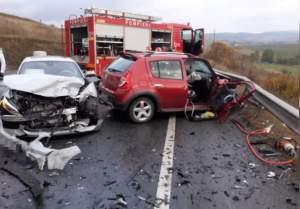 Accident grav în Cluj. O femeie a murit pe loc, după ciocnirea a două autoturisme / VIDEO