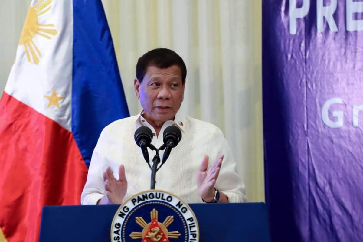 Soluția șocantă găsită de președintele din Filipine pentru imunizarea populației împotriva COVID-19. ,,Să-i injectăm în somn pe antivacciniști”