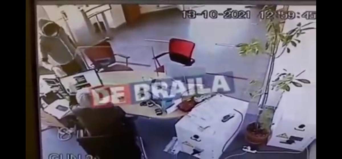 Un bărbat din Brăila a jefuit o bancă și a reușit să fugă cu câteva mii de euro. Suspectul este căutat de polițiști / VIDEO