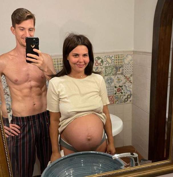 Andreea Popescu gravidă, alături de soțul ei