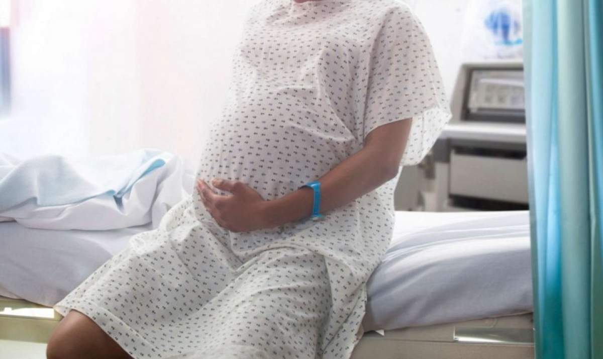 O tânără însărcinată şi bebeluşul ei au murit de Covid-19 la Spitalul Județean din Satu Mare. Mascatii au fost chemaţi să oprească scandalul iscat de către rude