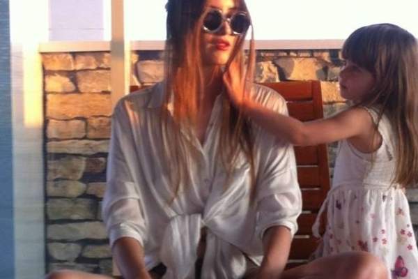Iulia Albu, o mamă strictă și responsabilă. Ce i-a interzis fiicei sale, Mikaela: "Timpul e limitat la două ore pe zi"