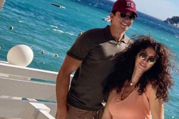 Ce relație are Mihaela Rădulescu cu fiul ei de când tânărul a plecat de acasă. Ayan studiază în America: ”E tot ce am visat”
