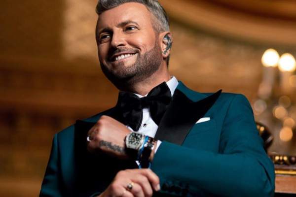 Ce studii are, de fapt, Cătălin Botezatu. Pentru ce carieră s-a pregătit designer-ul în tinerețe