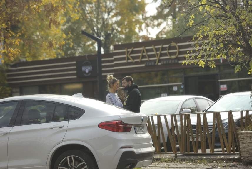 Ramona Olaru și Cătălin Cazacu formează cel mai nou cuplu din lumea showbiz-ului românesc! Primele imagini cu cei doi îndrăgostiți, surprinse de paparazzii Spynews / PAPARAZZI