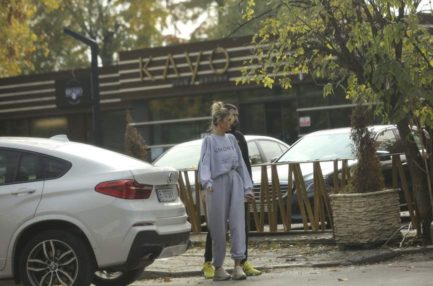 Ramona Olaru și Cătălin Cazacu formează cel mai nou cuplu din lumea showbiz-ului românesc! Primele imagini cu cei doi îndrăgostiți, surprinse de paparazzii Spynews / PAPARAZZI