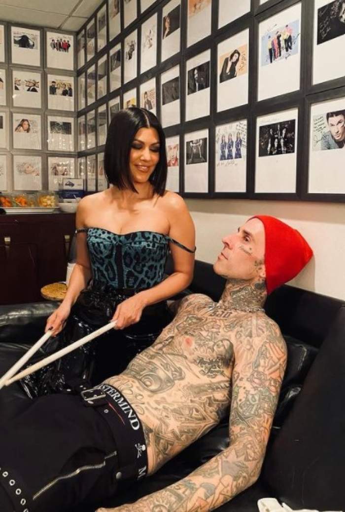 Kourtney Kardashian a fost cerută în căsătorie cu un inel care valorează 1 milion de dolari. Cum arată bijuteria pe care i-a oferit-o Travis Barker