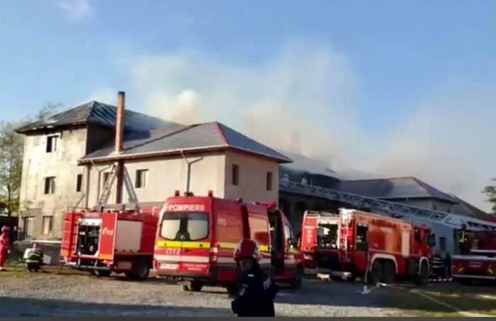 Incendiu imens la o mănăstire din Constanța! Mai multe echipaje de pompieri luptă cu flăcările mistuitoare / FOTO