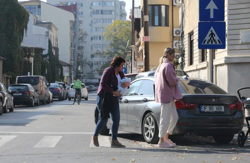 Gabriela Prisăcariu nu a uitat de momentele de răsfăț, chiar dacă este o proaspătă mămică! Imagini unice cu soția prezentatorului Dani Oțil și fiul lor / PAPARAZZI