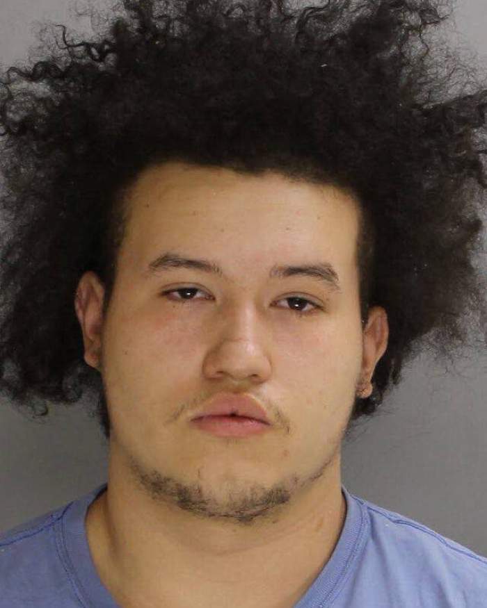 Un tată de 22 de ani și-a zgâlțâit copilul până la moarte. Bărbatul era nervos din cauză că a fost jignit, într-un joc online