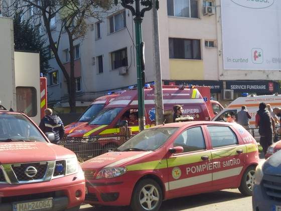 Imagini șocante surprinse pe străzile Capitalei. S-au format cozi imense la UPU și la pompe funebre / FOTO