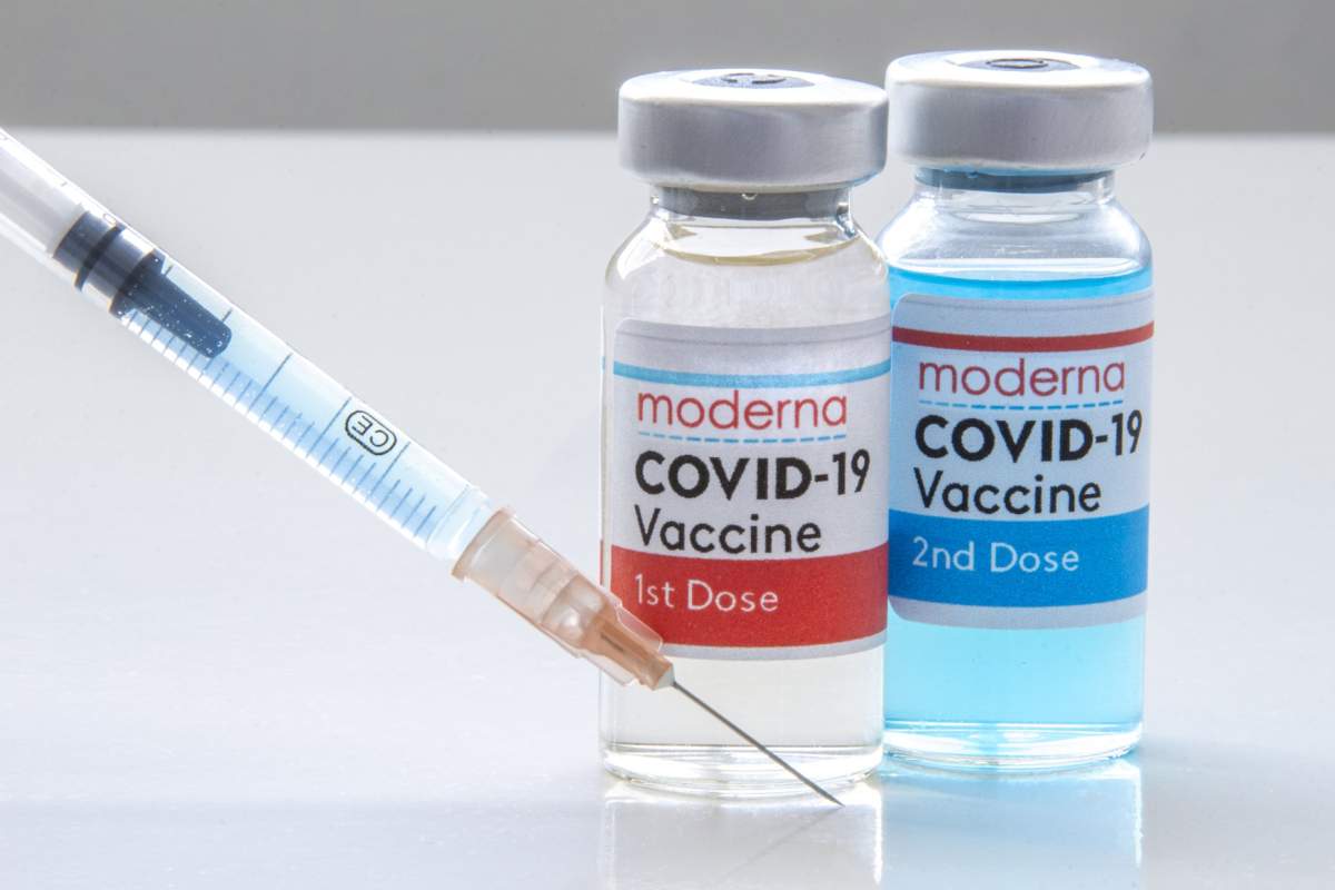 Vaccin împotriva coronavirus Vaccinarea la doza trei cu un ser diferit față de cel de la primele doze, mult mai eficientă. Anunțul făcut de Agenția Europeană a Medicamentului