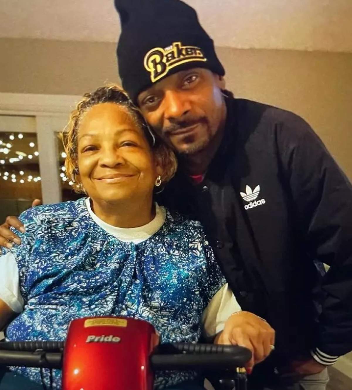 Mama lui Snoop Dogg a încetat din viață la vârsta de 70 de ani. Mesajul dureros al rapperului: „Mi-ai dat un înger pe post de mamă”