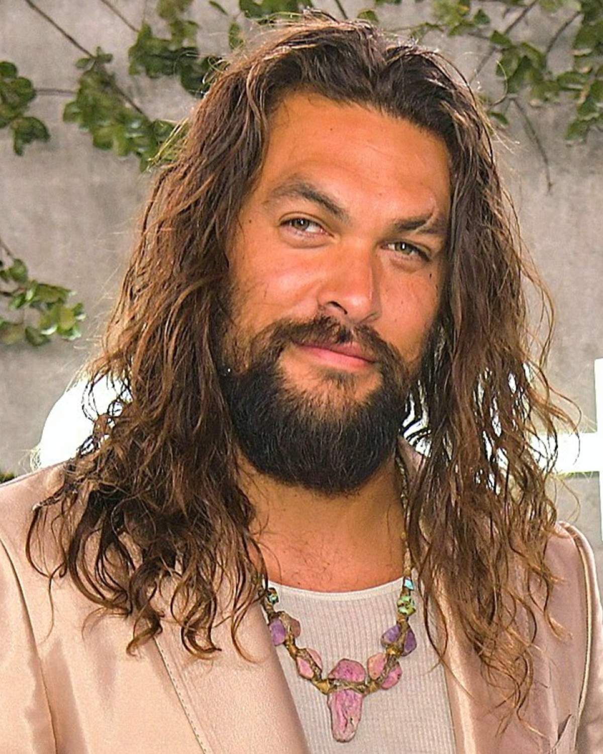 Jason Momoa s-a infectat cu COVID-19 Jason Momoa s-a infectat cu COVID-19. El a contactat virusul în timpul filmărilor: „Acum stă în autoizolare după un test cu rezultat pozitiv”