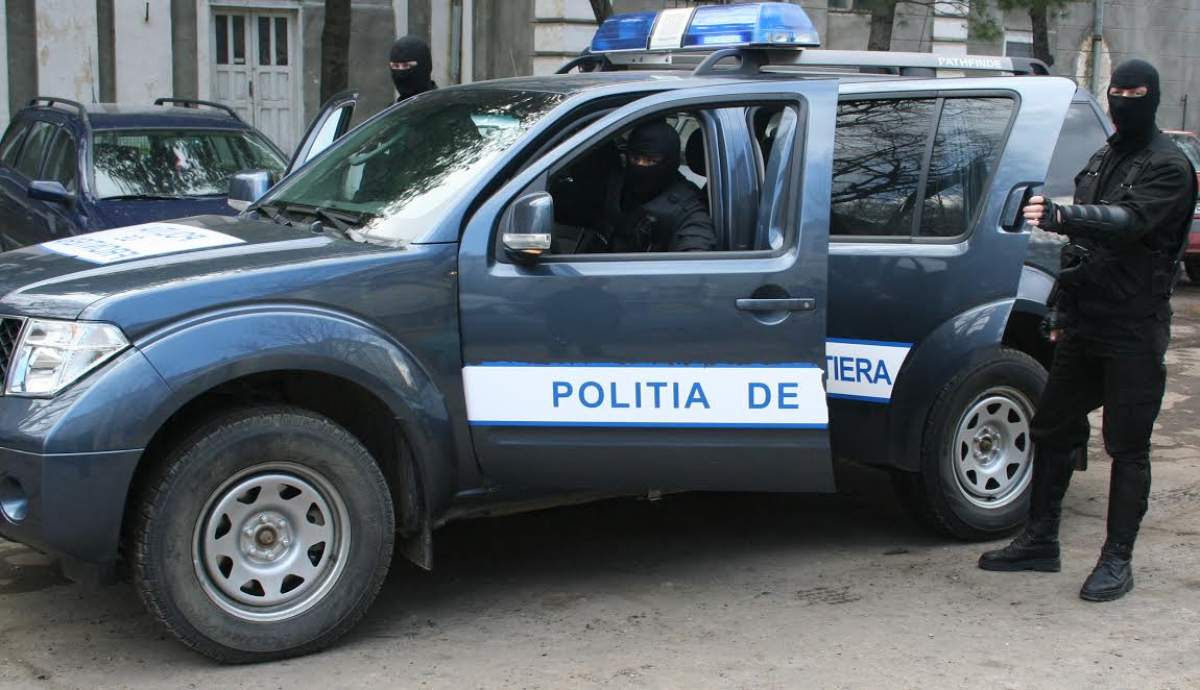 Un tânăr care făcea contrabandă cu țigări a fost împușcat în cap de polițiștii de frontieră din Botoșani. Bărbatul se află în comă profundă