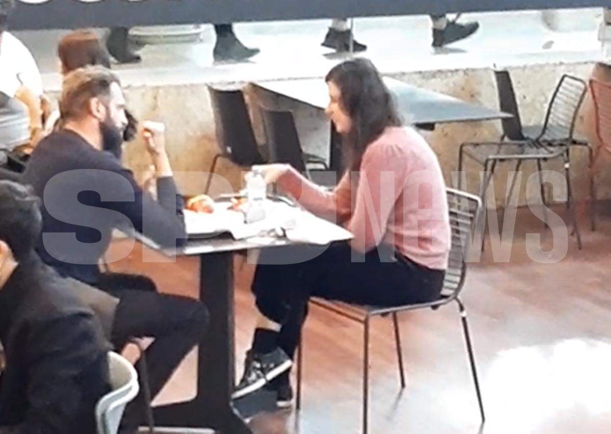 Sorin Brotnei și soția, plimbare în doi la mall! Aceștia au lăsat restaurantele de fițe pe mâncarea de la fast food / PAPARAZZI