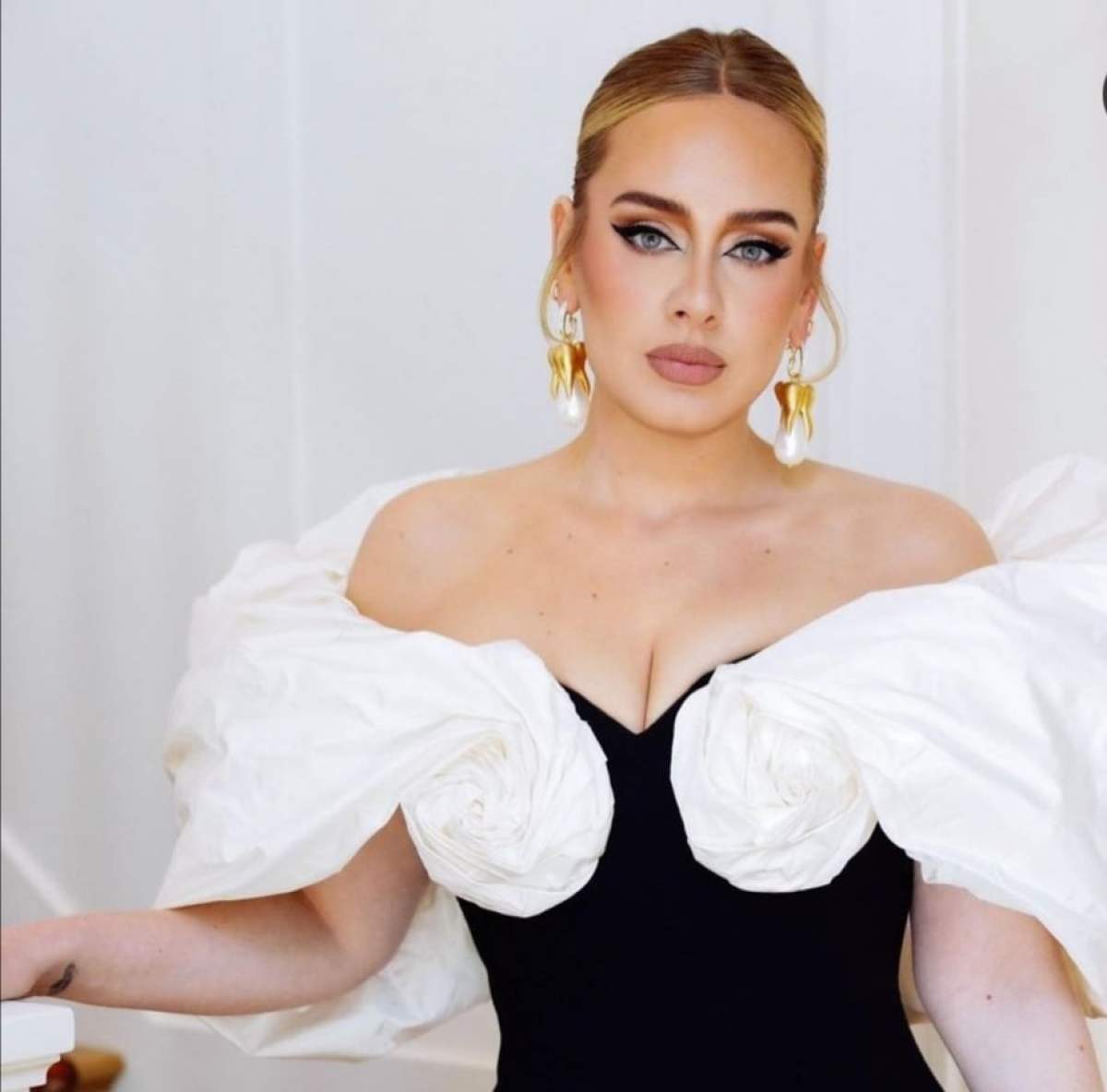 Adele revine în muzică, după o pauză de 6 ani. Cântăreața a făcut anunțul pe rețelele de socializare