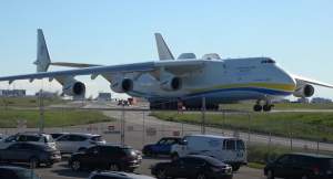Premieră pentru România. Cel mai mare avion din lume va ateriza astăzi la București