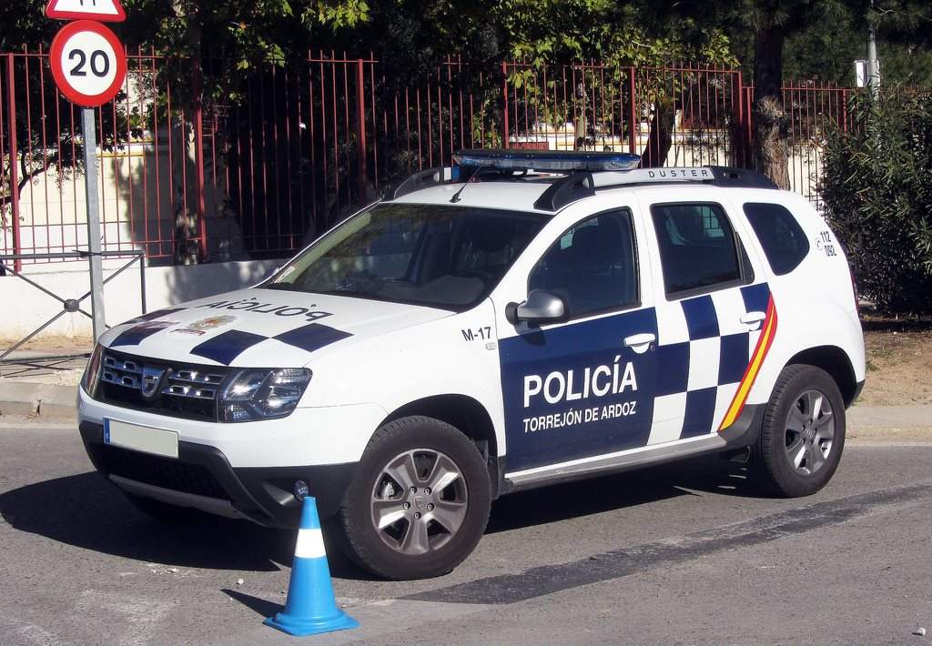 Trei români au ucis în bătaie un bijutier, în Spania. Bărbații au fost găsiți într-o ascunzătură din Galați