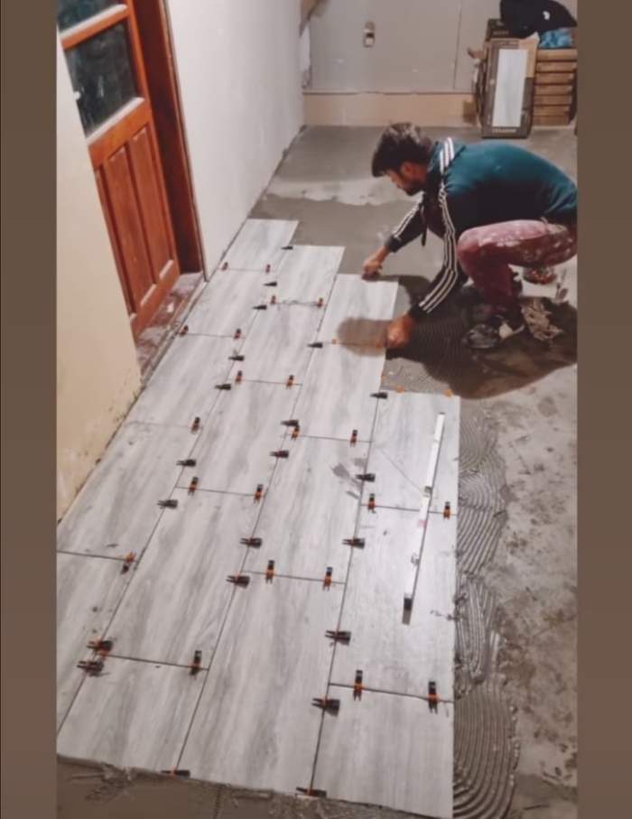 Marius Elisei pune gresie