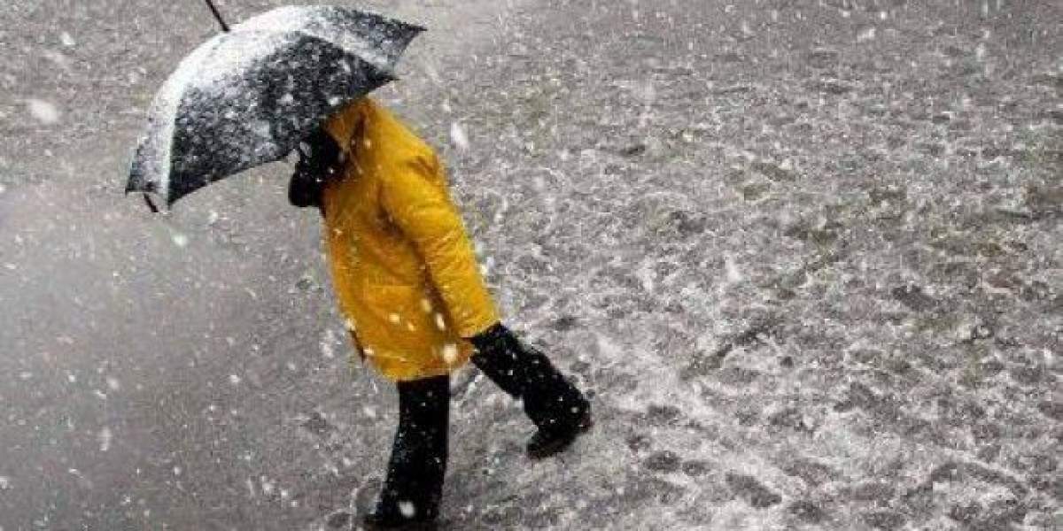 Ciclonul care a făcut ravagii în Italia ajunge în România cu ploi, vânt şi ninsori. Alertă meteo transmisă de către ANM