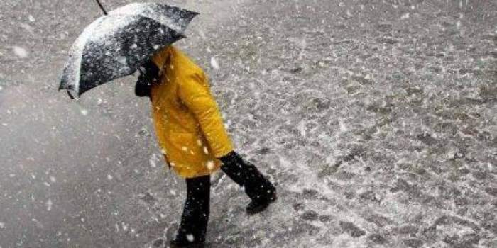 Ciclonul care a făcut ravagii în Italia ajunge în România cu ploi, vânt şi ninsori. Alertă meteo transmisă de către ANM