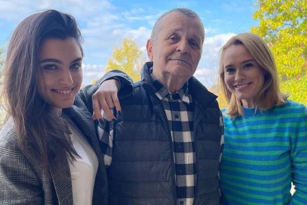 Andreea Esca și-a sărbătorit tatăl. Ce urare i-a transmis vedeta părintelui ei, la împlinirea a 83 de ani / FOTO