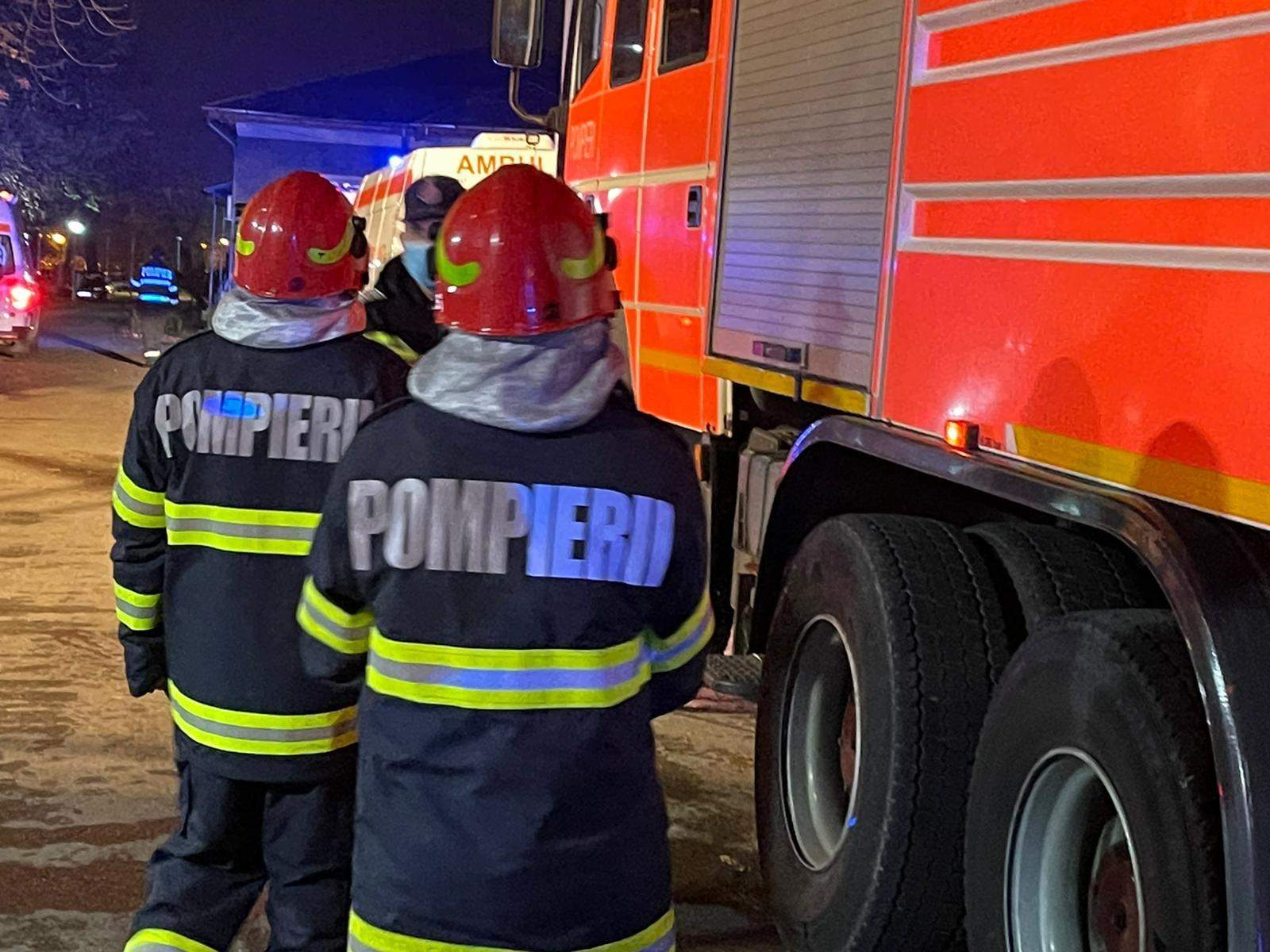 Incendiu puternic la Spitalul de Boli Infecțioase din Ploiești. Două persoane au murit, iar alte 18 au fost evacuate