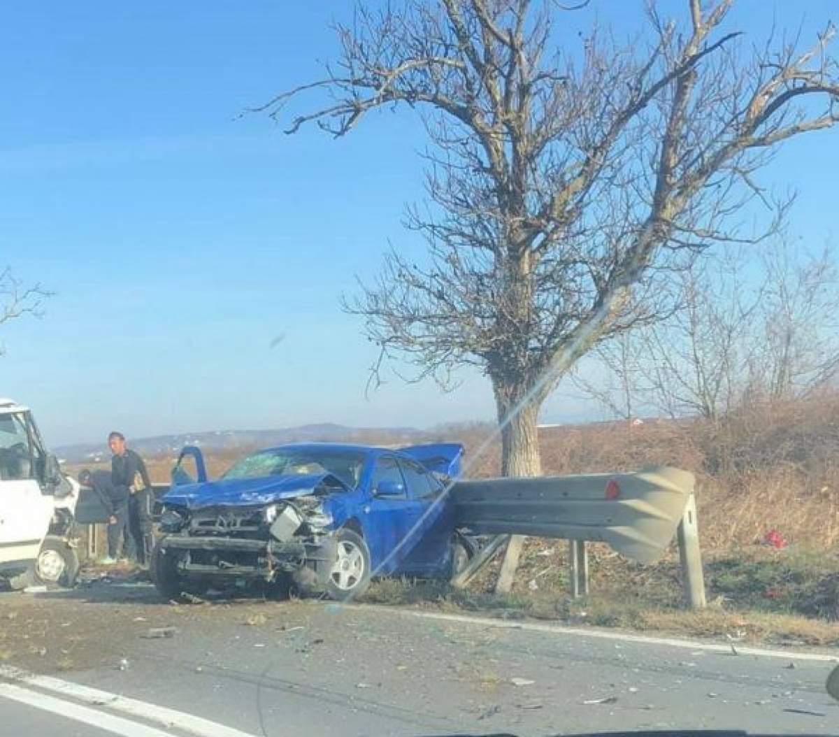 O fetiță de trei ani a murit într-un accident rutier. Alte 6 persoane au avut nevoie de intervenția medicilor: „A pierdut controlul și a intrat în noi”