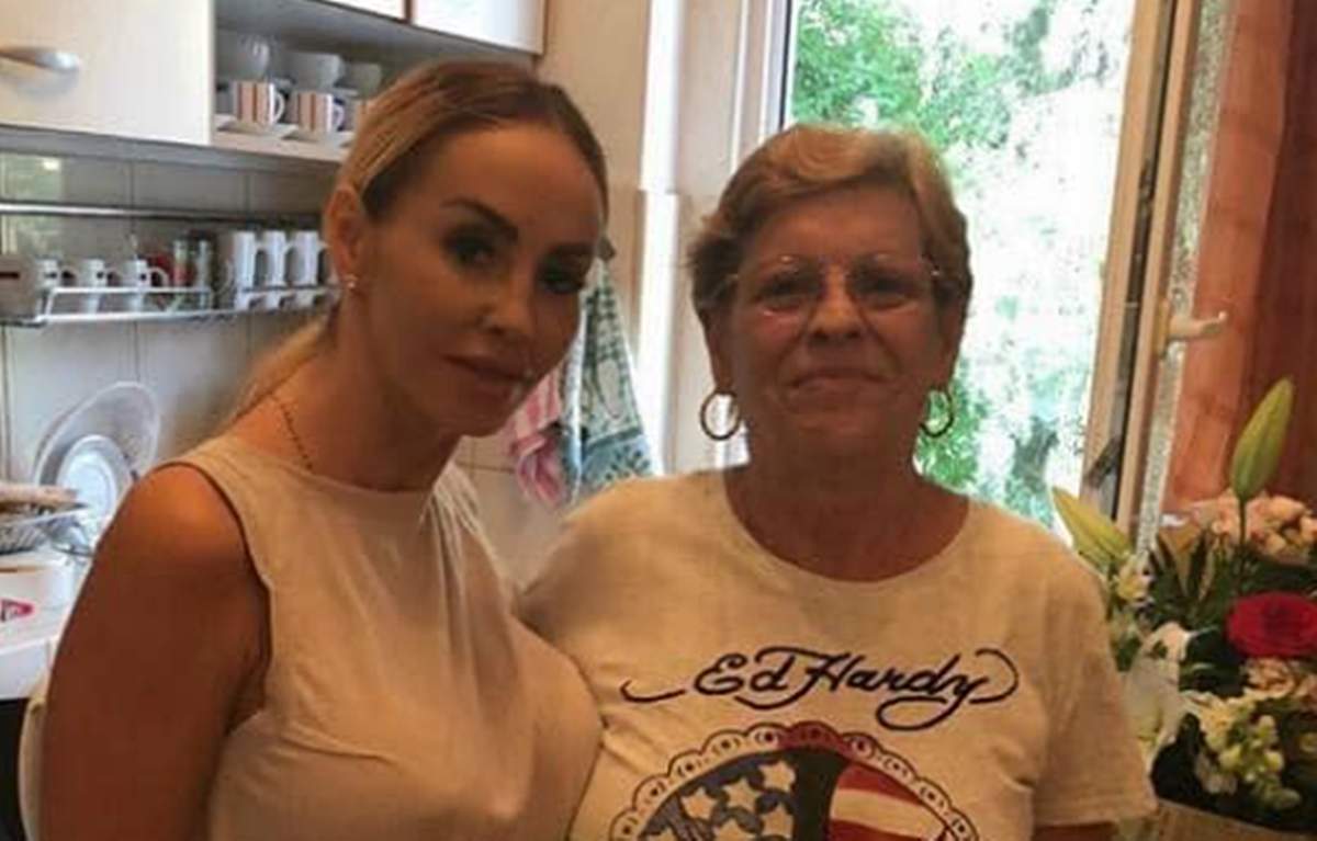 flore salalidis cu mama ei