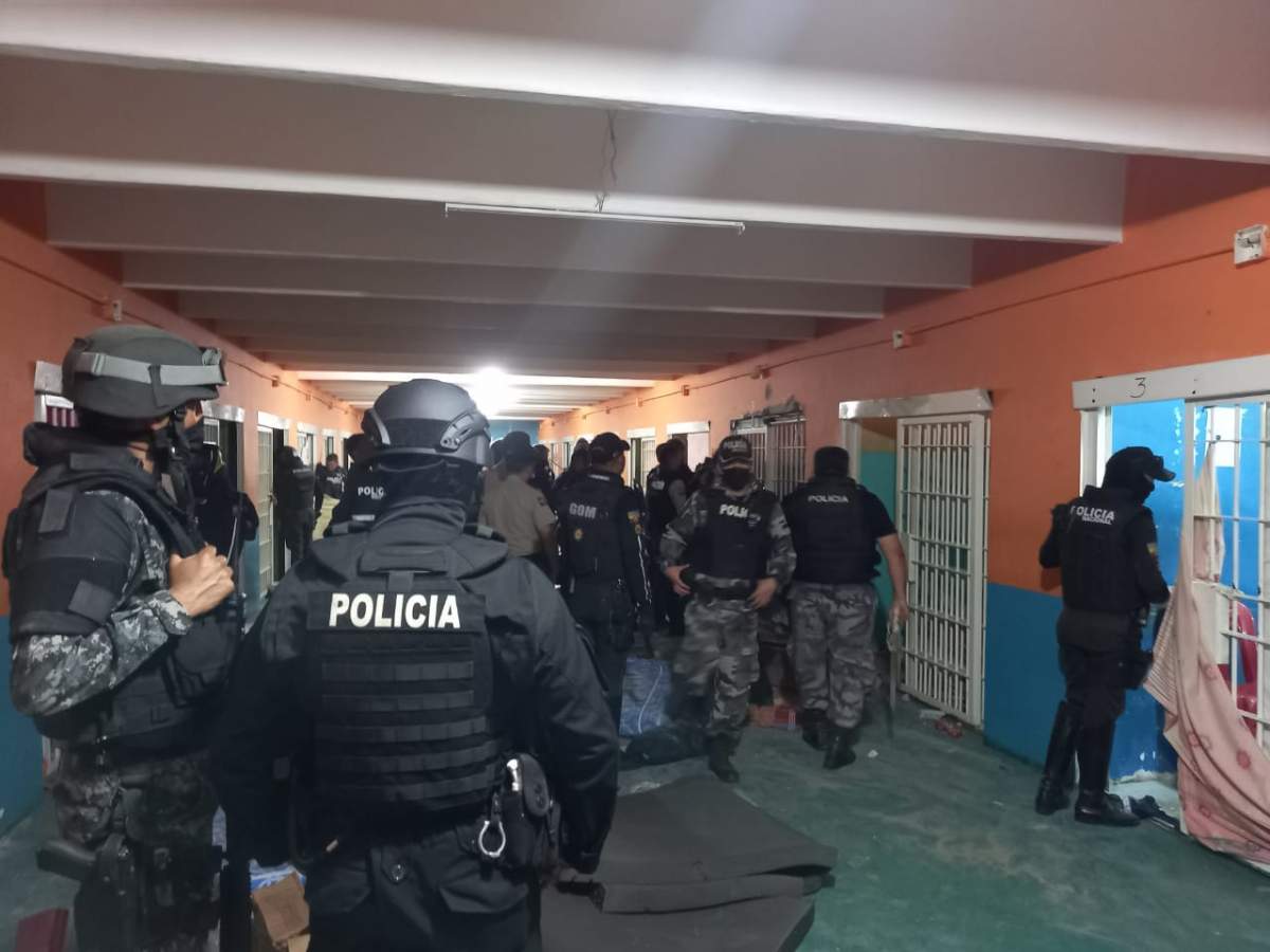 Masacru într-o închisoare din Ecuador! Cel puțin 58 de persoane au murit, în urma înfruntărilor între bande