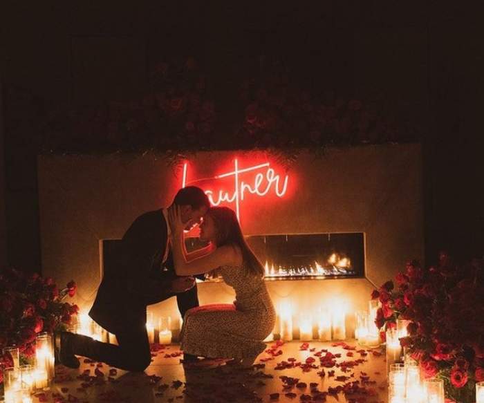 Taylor Lautner și-a cerut în căsătorie iubita. Actorul din Twilight și Tay Dome s-au logodit după 3 ani de relație