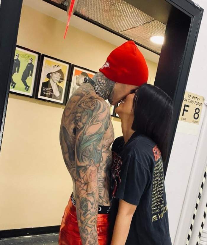 Kourtney Kardashian, declarație de dragoste pentru logodnicul ei, Travis Barker. Cum l-a sărbătorit vedeta de ziua lui de naștere