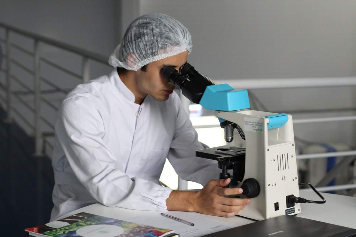 Cercetătorii români au creat testul PCR care indică tulpina COVID-19 și în ce stadiu este boala. Reușita a avut loc la Iași