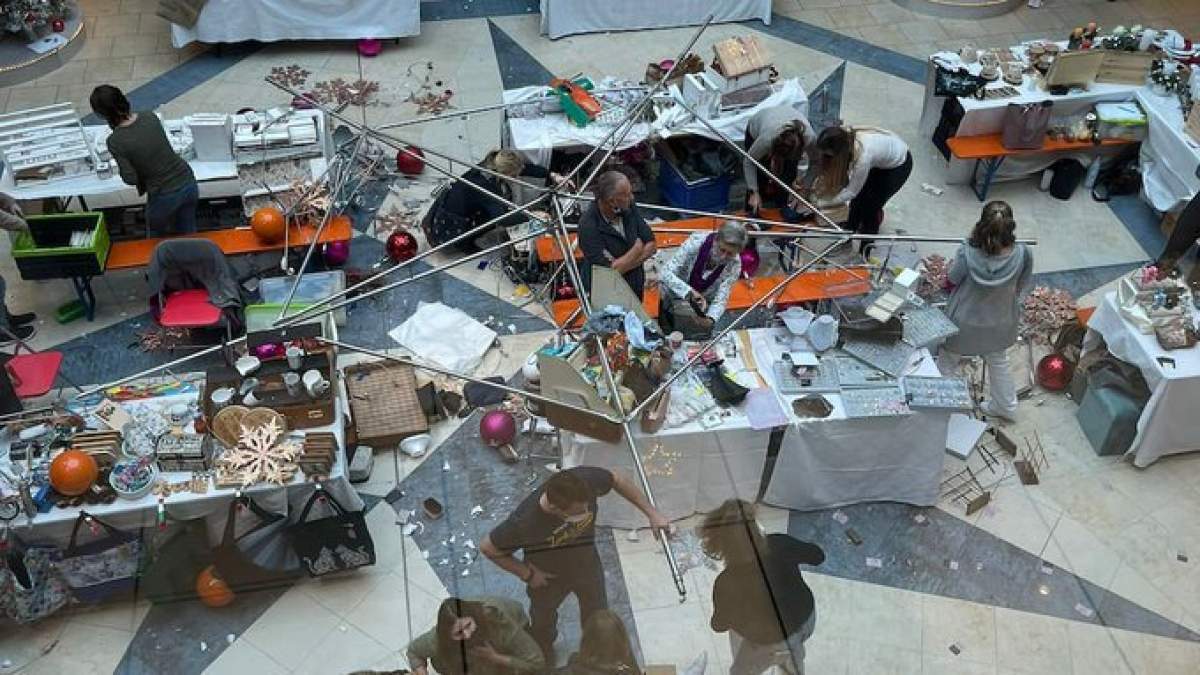 Decorațiunile de Crăciun au căzut peste vizitatorii unui centru comercial. Șase persoane au fost rănite, în Elveția: "Oamenii erau în stare de șoc"