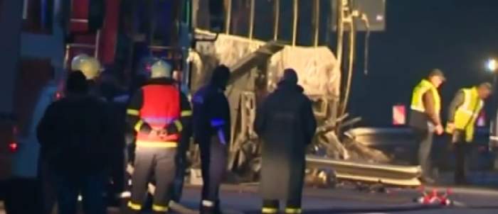 ”Este vina șoferului”. Primele reacții după tragedia din Bulgaria, unde 45 de copii și tineri au murit carbonizați într-un autobuz / FOTO