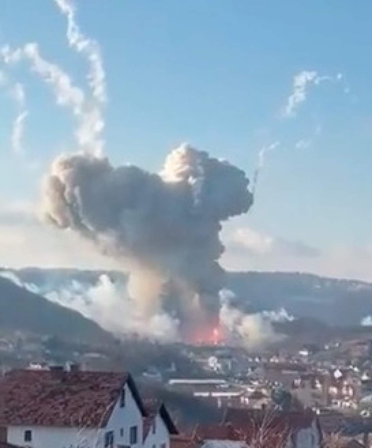 Explozie la o fabrică de motoare pentru rachete din Serbia. Cel puțin două persoane au murit, iar 16 au fost rănite