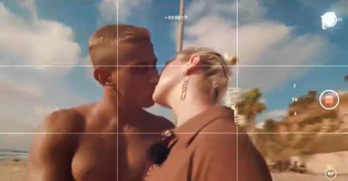 Lidia Buble, sărut pe plajă în Asia Express. Momentul i-a adus adus discuții aprinse cu Estera: „Nu m-am pupat cu toți” / VIDEO