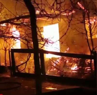 Un bărbat din Botoșani a murit ars de viu în casă. Ce s-a întâmplat în locuința lui, de fapt, înainte de tragedie / FOTO