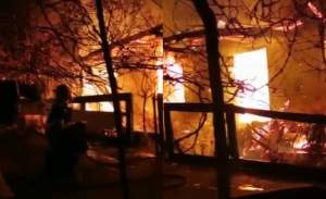 Un bărbat din Botoșani a murit ars de viu în casă. Ce s-a întâmplat în locuința lui, de fapt, înainte de tragedie / FOTO