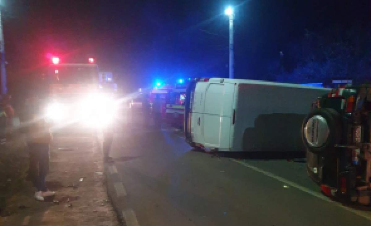 Accident teribil în Dâmbovița. Trei mașini s-au ciocnit, iar șase persoane au fost grav rănite / FOTO
