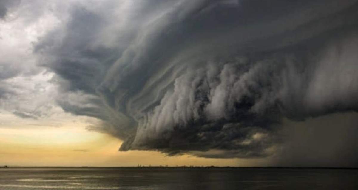 Alertă meteo de la ANM! Ciclonul din Marea Mediterană loveşte mâine România! Care sunt zonele vizate
